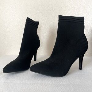 MIA Size 8 Women's Black Knit Sock Booties Pointed Toe Stiletto Heels